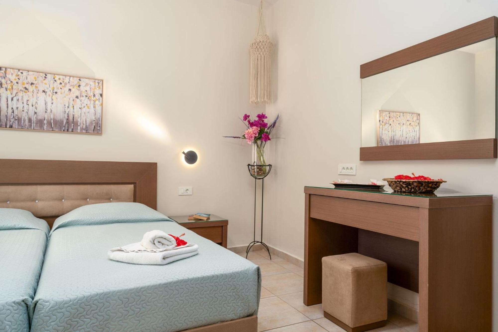 Stathis Beachfront Luxury Apartment *