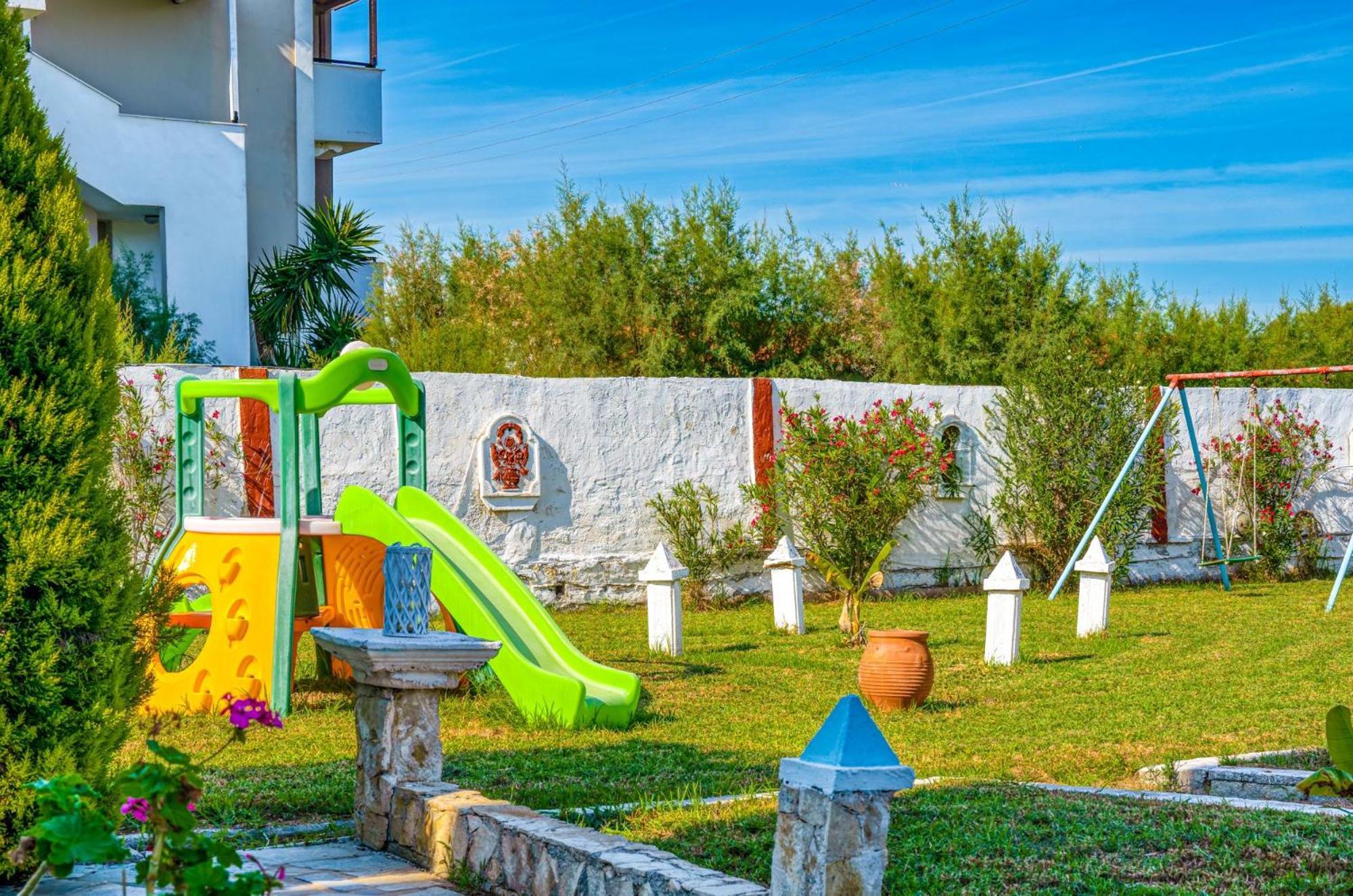 Stathis Beachfront Luxury *