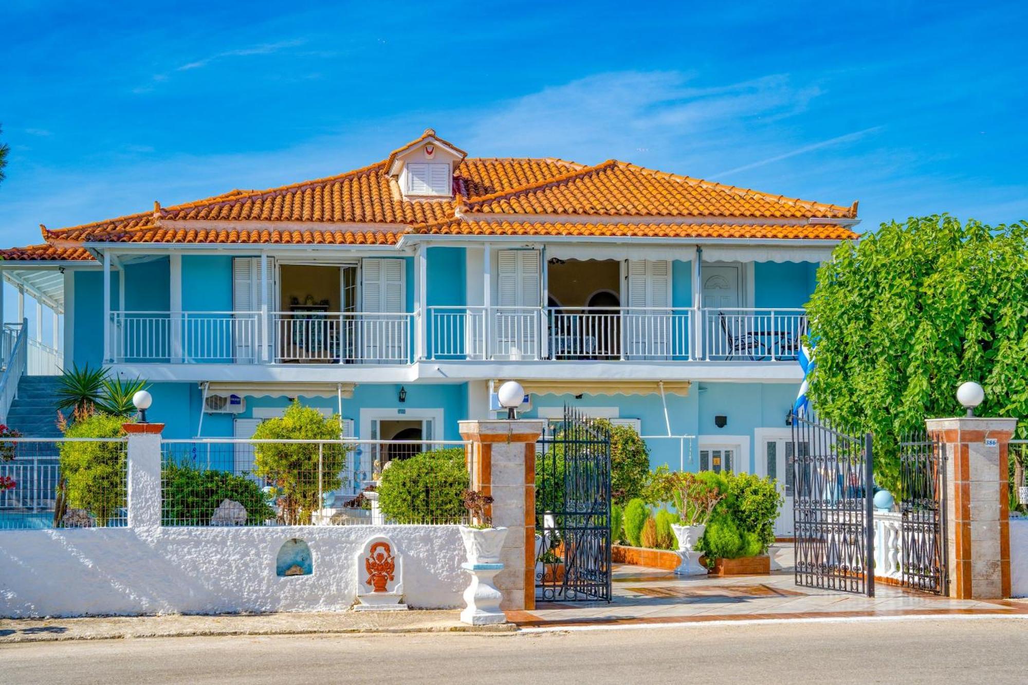 Apartment Stathis Beachfront Luxury