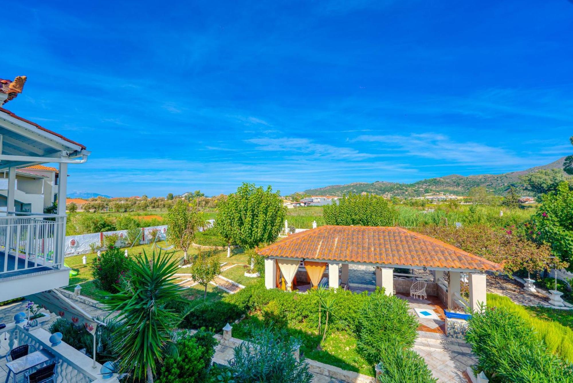 Stathis Beachfront Luxury *