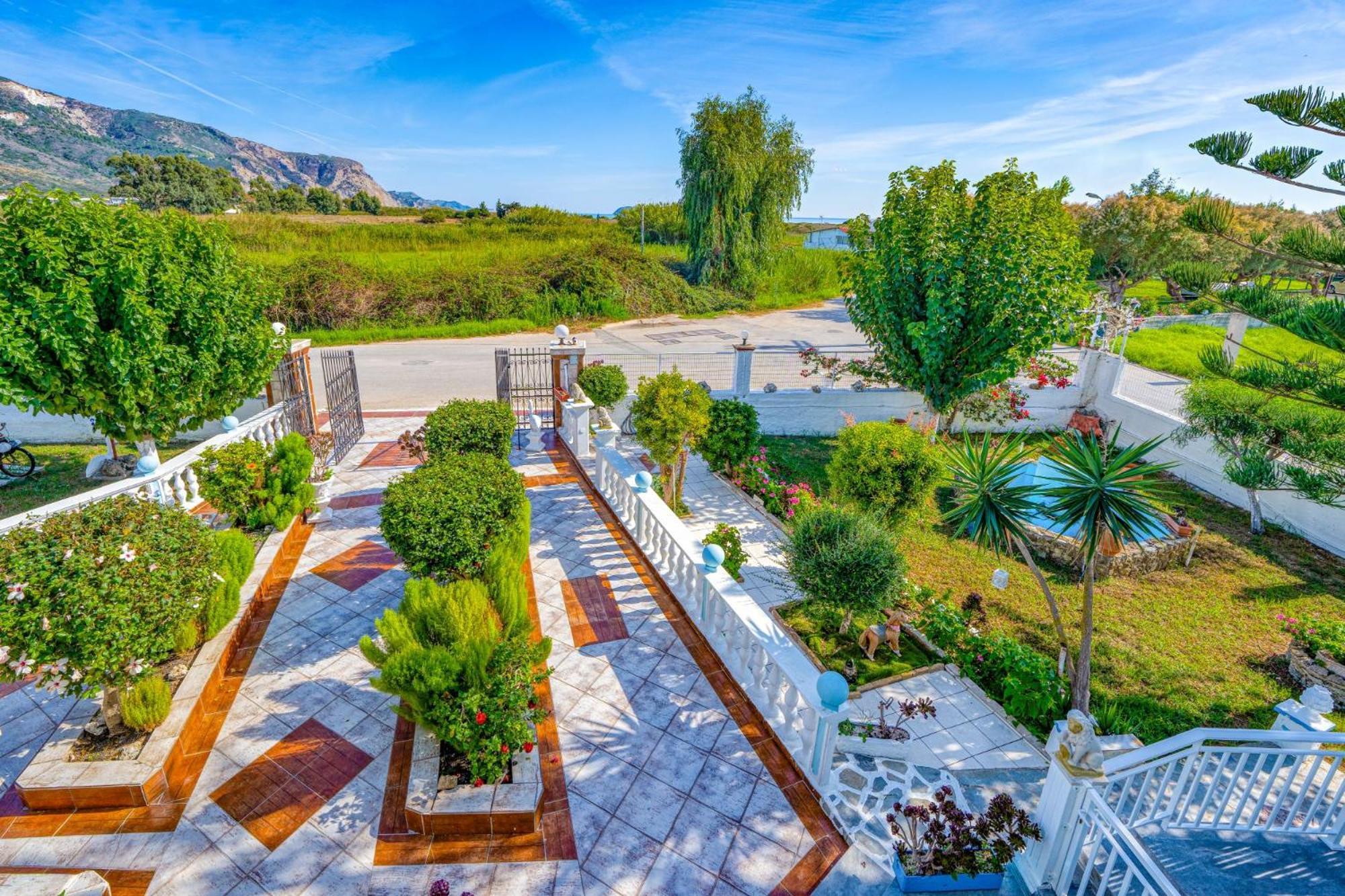 Stathis Beachfront Luxury Apartment Kalamaki (Zakynthos)